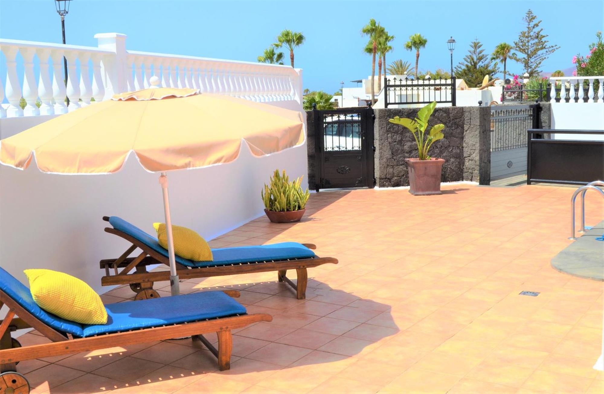 Grand Villa Famara Puerto Del Carmen 卡门港 外观 照片