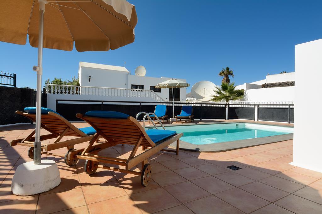 Grand Villa Famara Puerto Del Carmen 卡门港 外观 照片